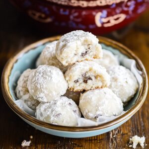 Buttery Russian Tea Cookies Recipe
