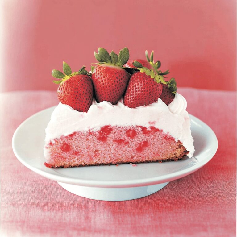 Fresh Strawberry Cake Recipe