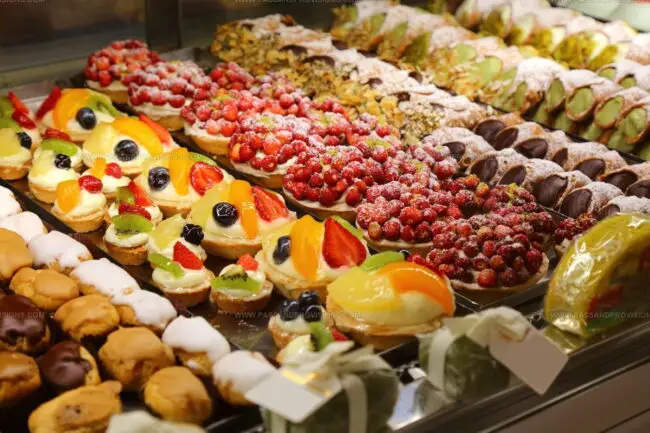 What Are the Characteristic Ingredients Used in Italian Sweet Pastries?